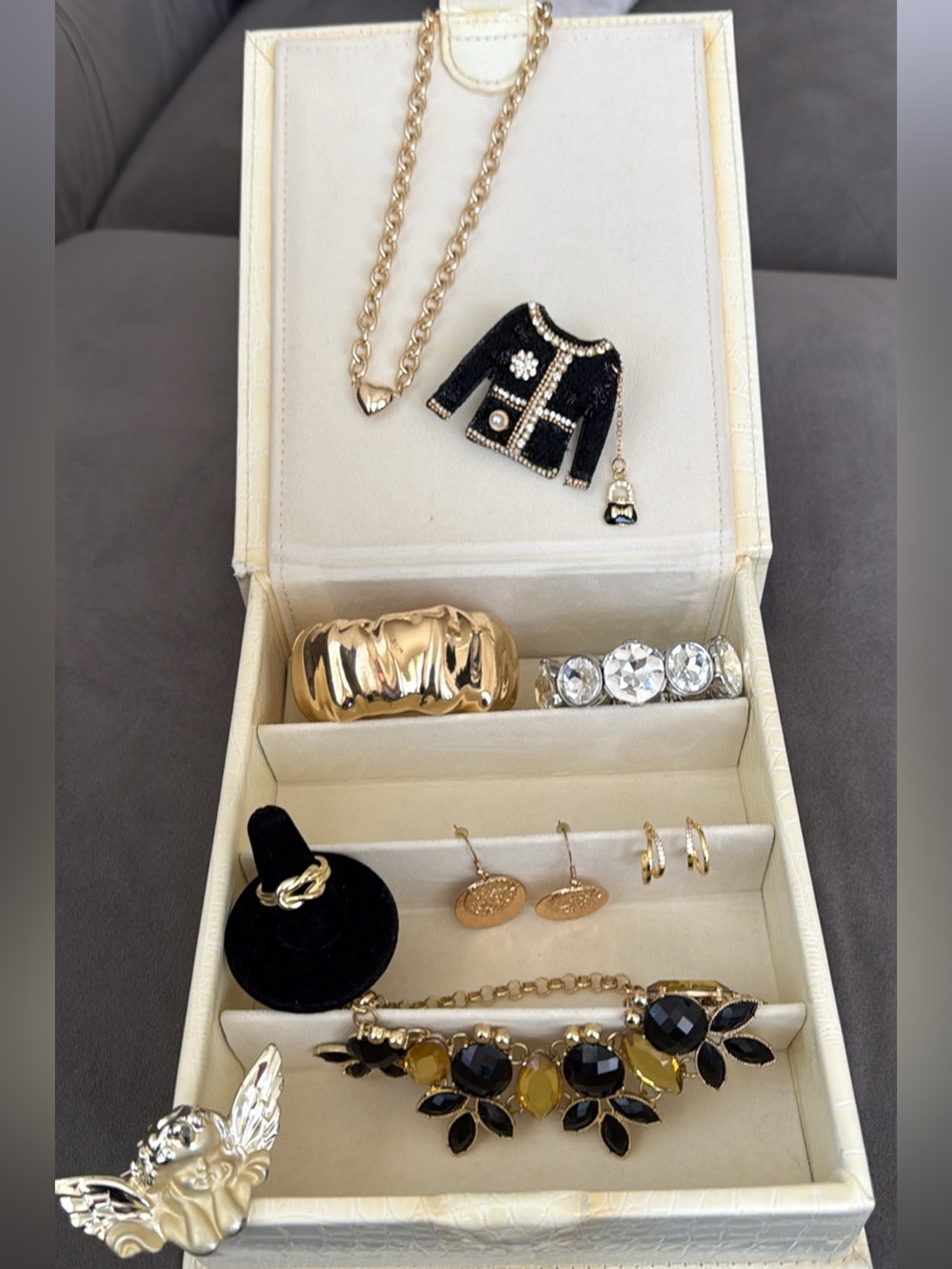 Jewelry Lot Gold Black Necklace Pins Earrings Bracelets 9 Pieces EUC